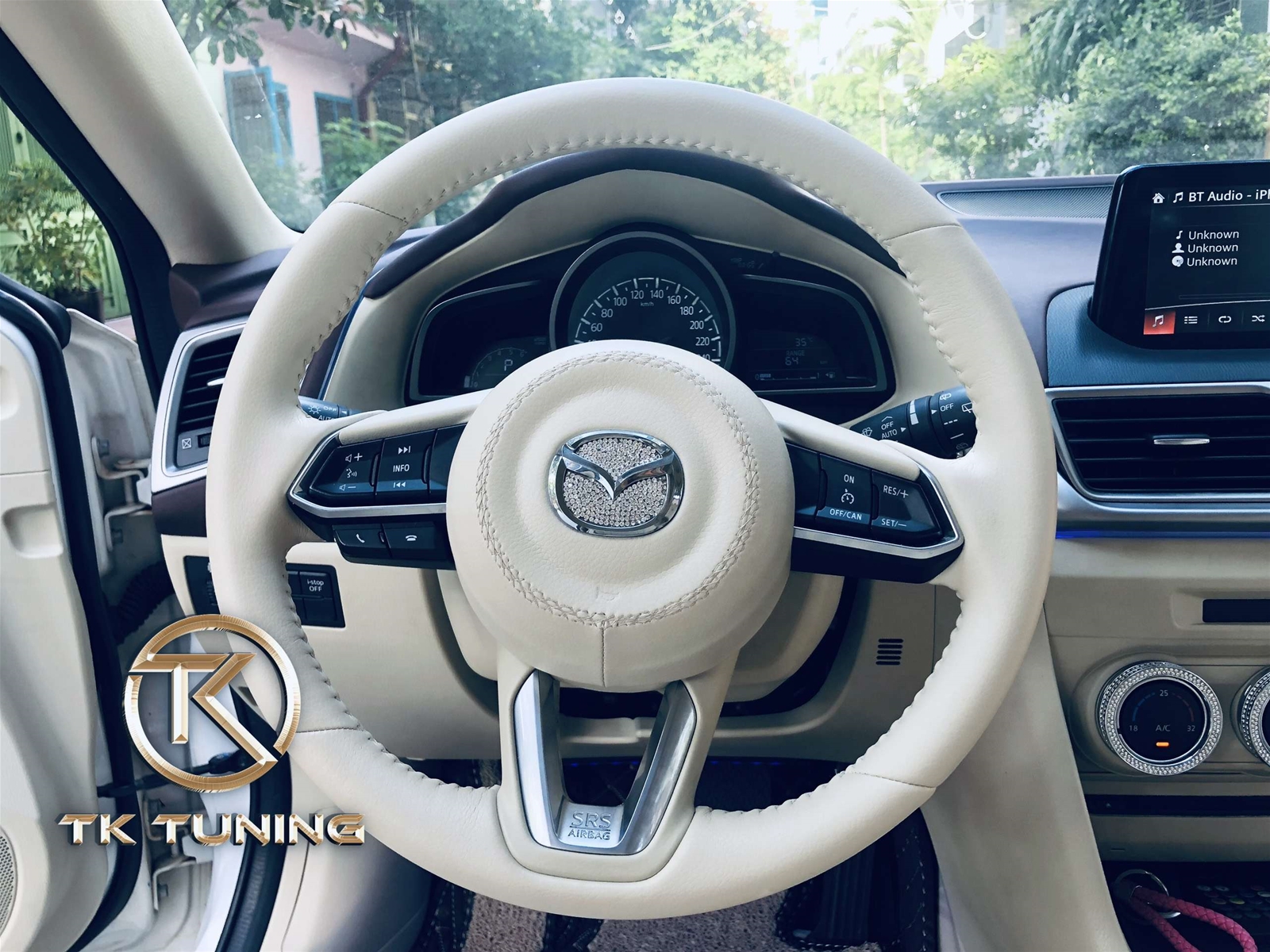 đổi màu nội thất cho xe mazda 3