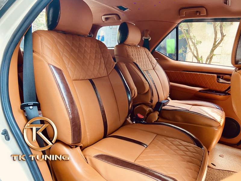 độ ghế limousine cho Fortuner