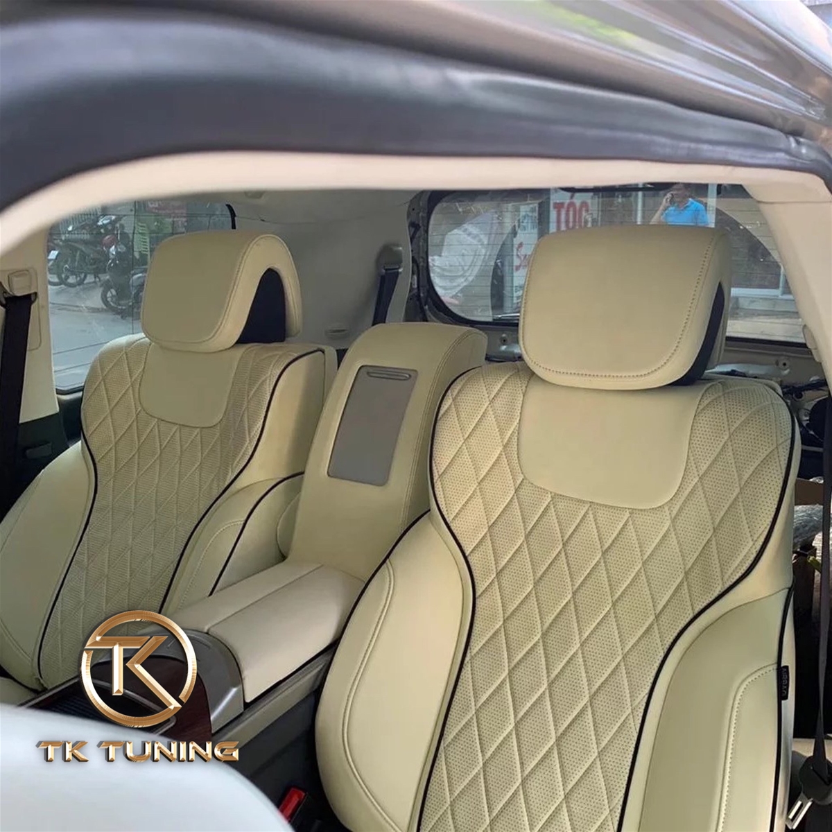 độ ghế limousine cho xe sedona tại tphcm