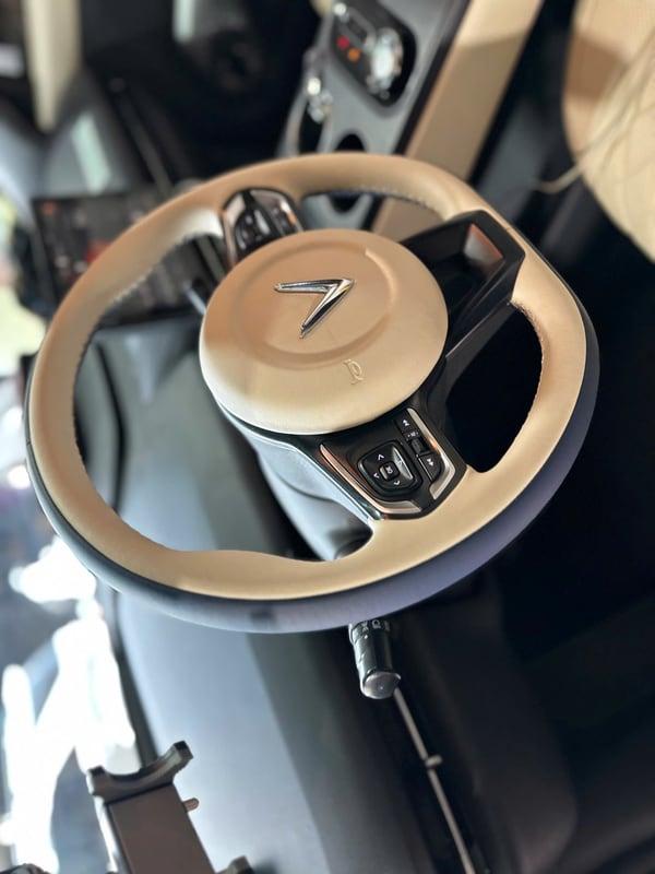khâu da vô lăng kiểu bentley cho limo green
