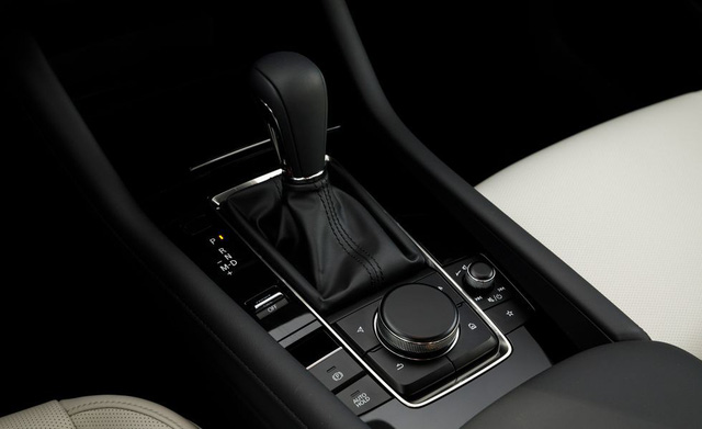 Đánh giá Mazda3 2019: Dễ hiểu vì sao người Việt mong THACO nhập về đến thế - Ảnh 9.