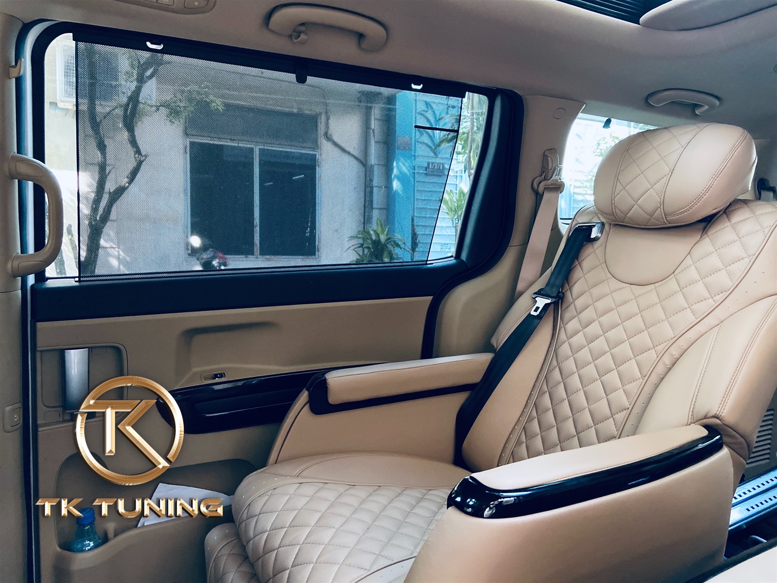 Địa Chỉ Độ Ghế Limousine Cho Xe 7 Chỗ Tại Quận 1